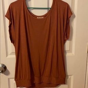 24/7 solid smocked tee